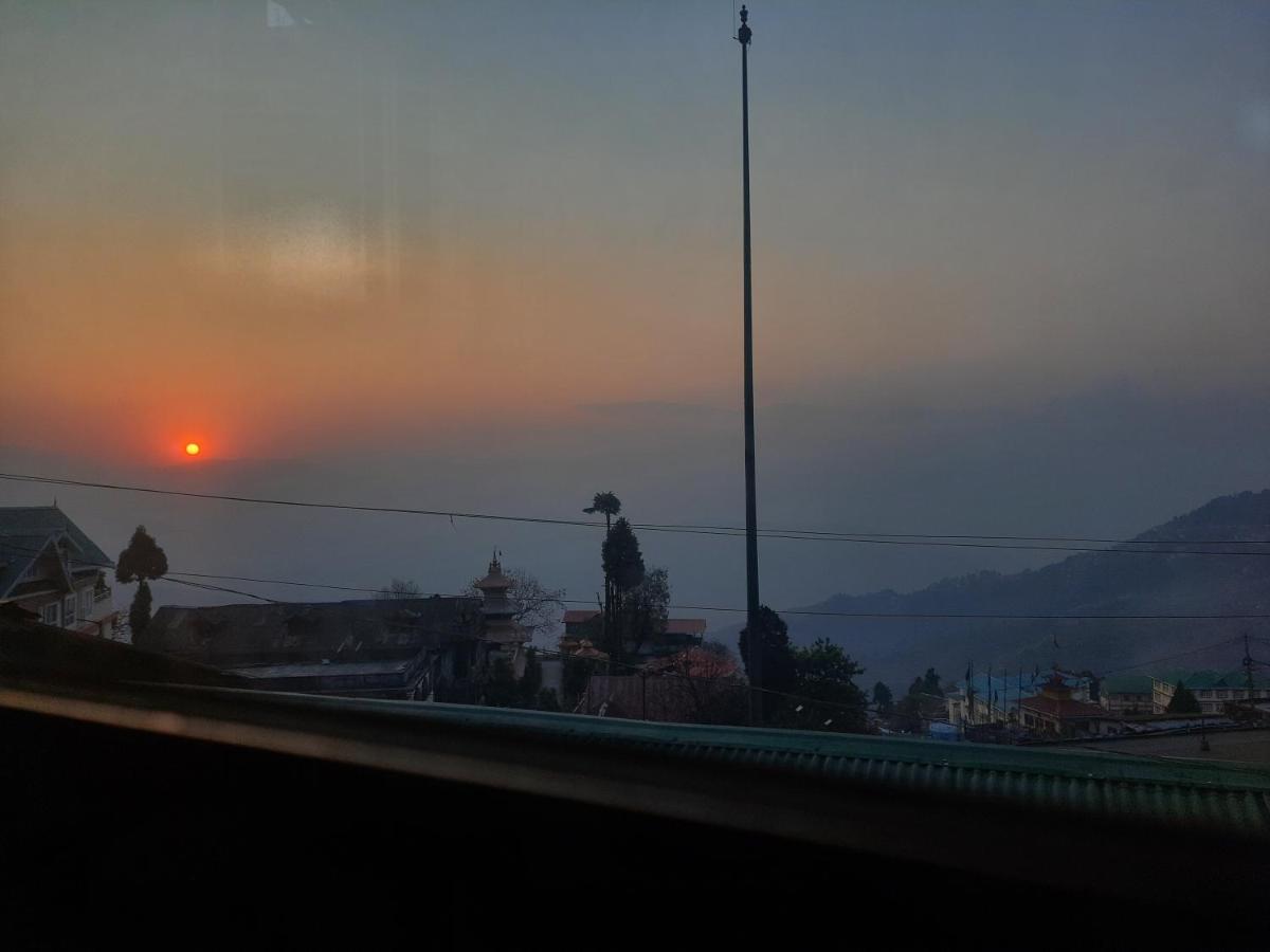 Neora Backpackers Hostel Darjeeling  Dış mekan fotoğraf